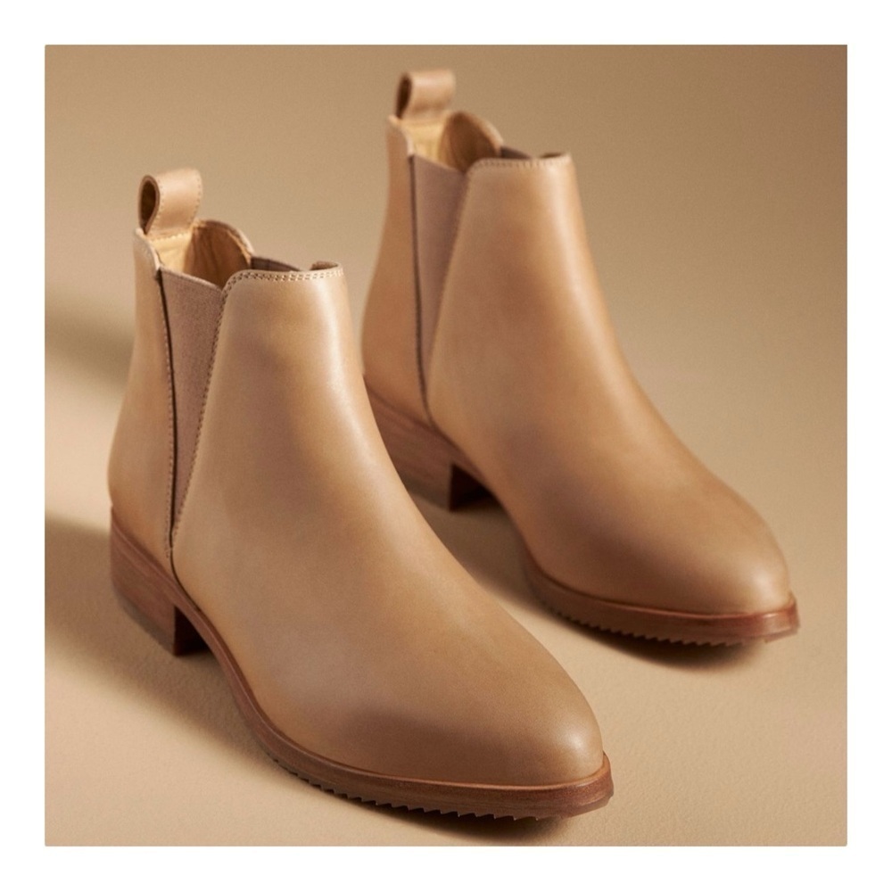 Nisolo Everyday Chelsea Boot in Almond NIB
